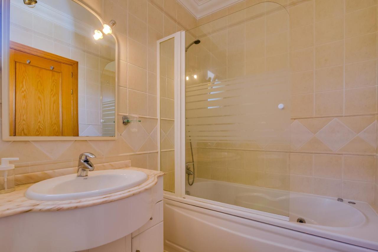 Isis - 2 Bedrooms In ヴィラモウラ エクステリア 写真